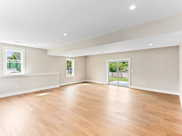 41 Kent St, Brockton MA 02302