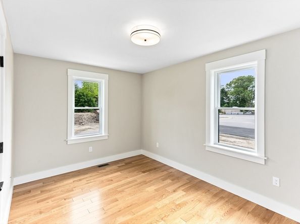 41 Kent St, Brockton MA 02302