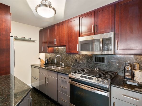 8 Whittier Place 17E, Boston MA 02114