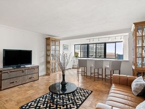 8 Whittier Place 17E, Boston MA 02114