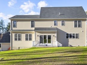 3 Colonel Rolls Dr, Westford MA 01886