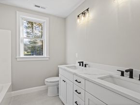 3 Colonel Rolls Dr, Westford MA 01886