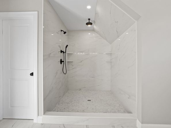 3 Colonel Rolls Dr, Westford MA 01886