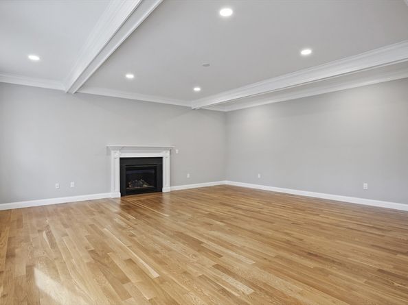 3 Colonel Rolls Dr, Westford MA 01886