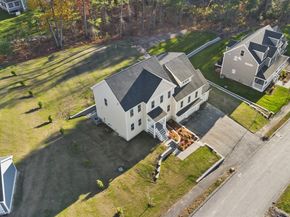 3 Colonel Rolls Dr, Westford MA 01886