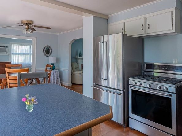17 Woodcliff Road, Quincy MA 02169
