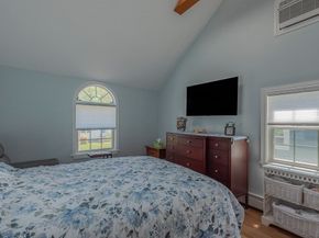 17 Woodcliff Road, Quincy MA 02169