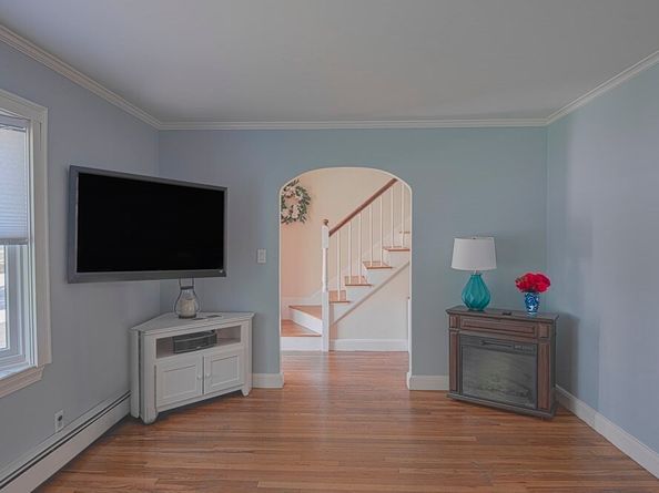 17 Woodcliff Road, Quincy MA 02169