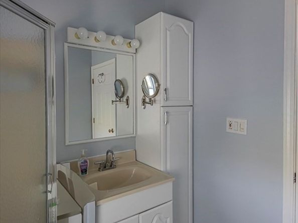 17 Woodcliff Road, Quincy MA 02169