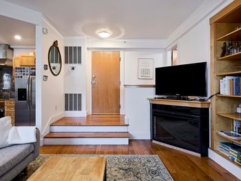 101 3rd St