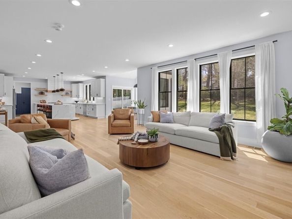 90 Norfolk St, Needham MA 02492