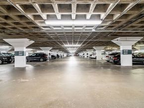 2 Hawthorne Pl 6D, Boston MA 02114