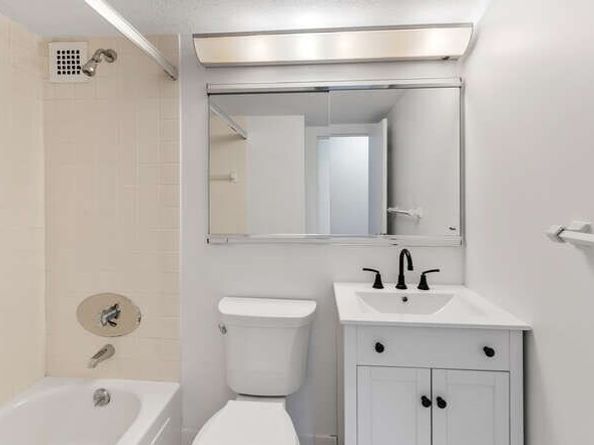 2 Hawthorne Pl 6D, Boston MA 02114