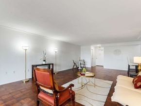 2 Hawthorne Pl 6D, Boston MA 02114