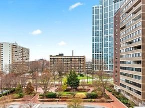 2 Hawthorne Pl 6D, Boston MA 02114