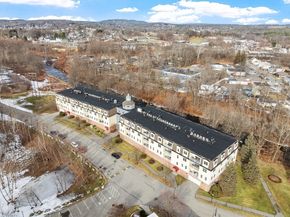 2 Arden Mills Way 2304, Fitchburg MA 01420