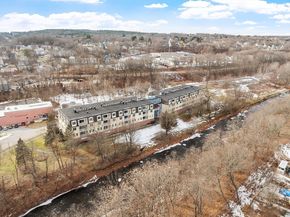 2 Arden Mills Way 2304, Fitchburg MA 01420