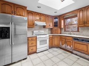 45 Union St, Weymouth MA 02190