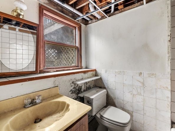 45 Union St, Weymouth MA 02190