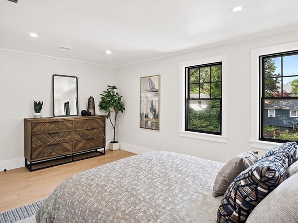 50 Summer A, Bedford MA 01730