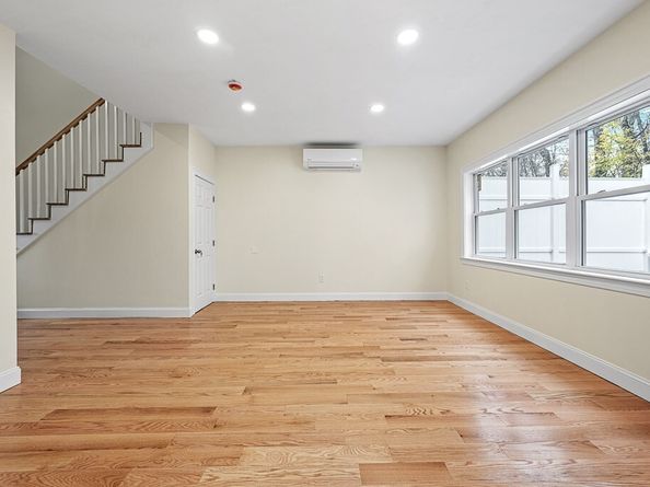 10 Beale Street, Worcester MA 01606