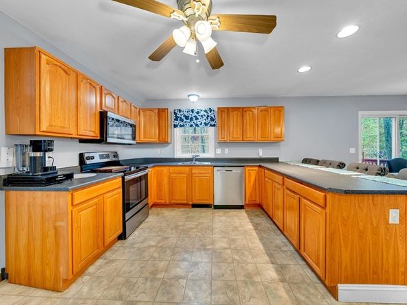 231 River St, Winchendon MA 01475