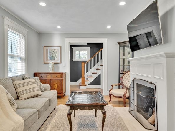 33 Avon Road, Wellesley MA 02482