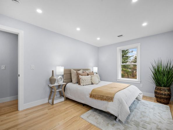 69 Readville St B, Boston MA 02136