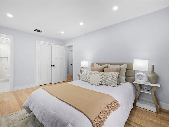 69 Readville St B, Boston MA 02136