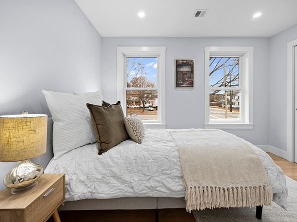 69 Readville St B, Boston MA 02136