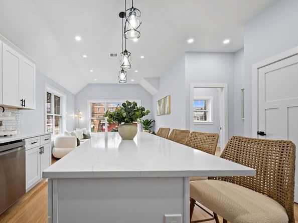 69 Readville St B, Boston MA 02136