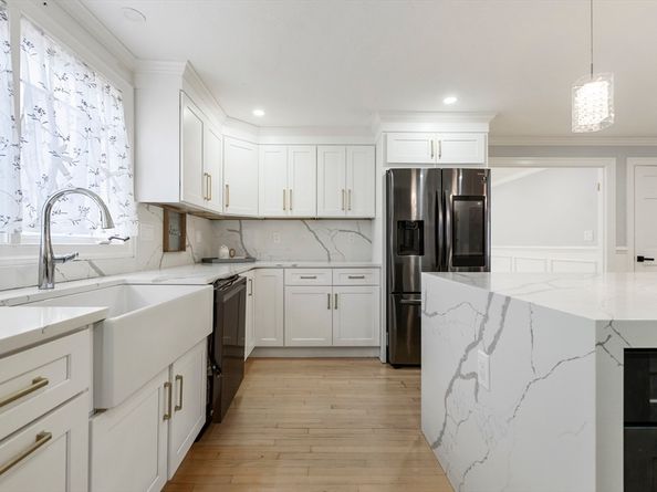 23 Bens Way, Hopedale MA 01747