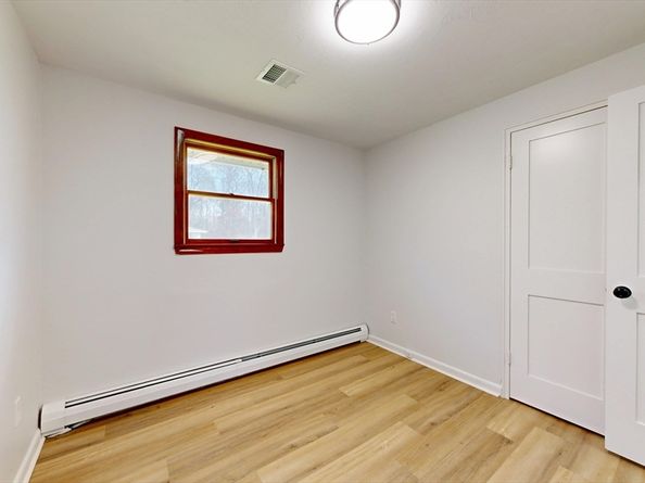 88 Roseen Road, Holbrook MA 02343