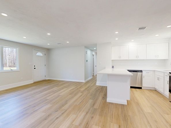 88 Roseen Road, Holbrook MA 02343