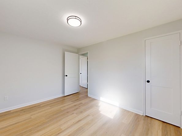 88 Roseen Road, Holbrook MA 02343