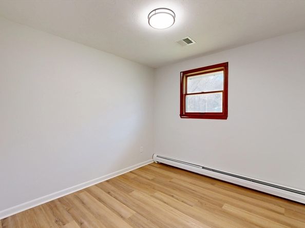 88 Roseen Road, Holbrook MA 02343