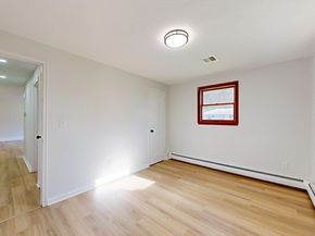 88 Roseen Road, Holbrook MA 02343