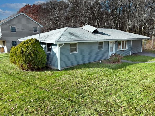 88 Roseen Road, Holbrook MA 02343