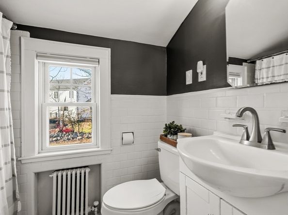 76 Kingman St, Weymouth MA 02188