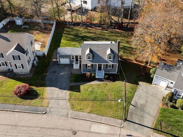 76 Kingman St, Weymouth MA 02188