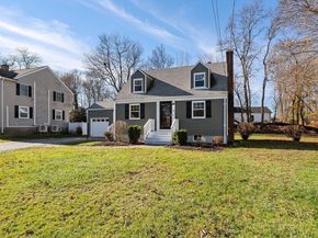 76 Kingman St, Weymouth MA 02188