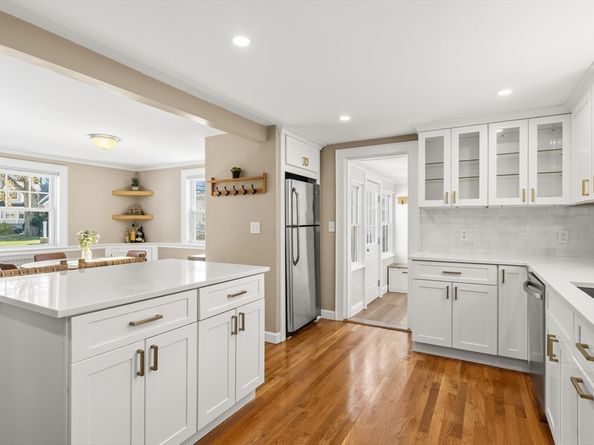 76 Kingman St, Weymouth MA 02188