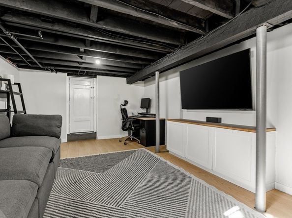 76 Kingman St, Weymouth MA 02188