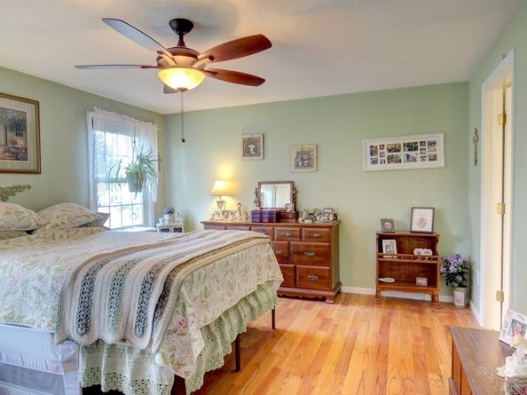 728 Auburn St F6, Whitman MA 02382