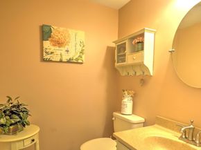 728 Auburn St F6, Whitman MA 02382