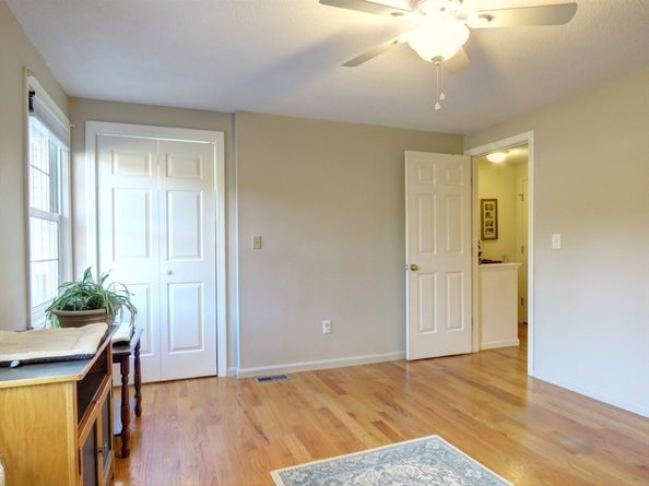 728 Auburn St F6, Whitman MA 02382