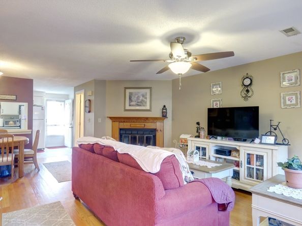 728 Auburn St F6, Whitman MA 02382