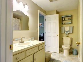 728 Auburn St F6, Whitman MA 02382