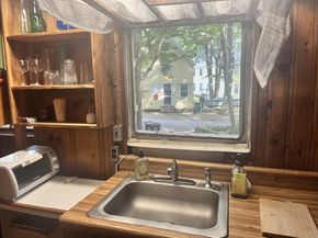 2 Merrill Ave, Hamilton MA 01982