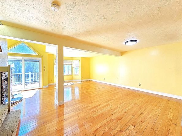 29 Church St 22, Weymouth MA 02189
